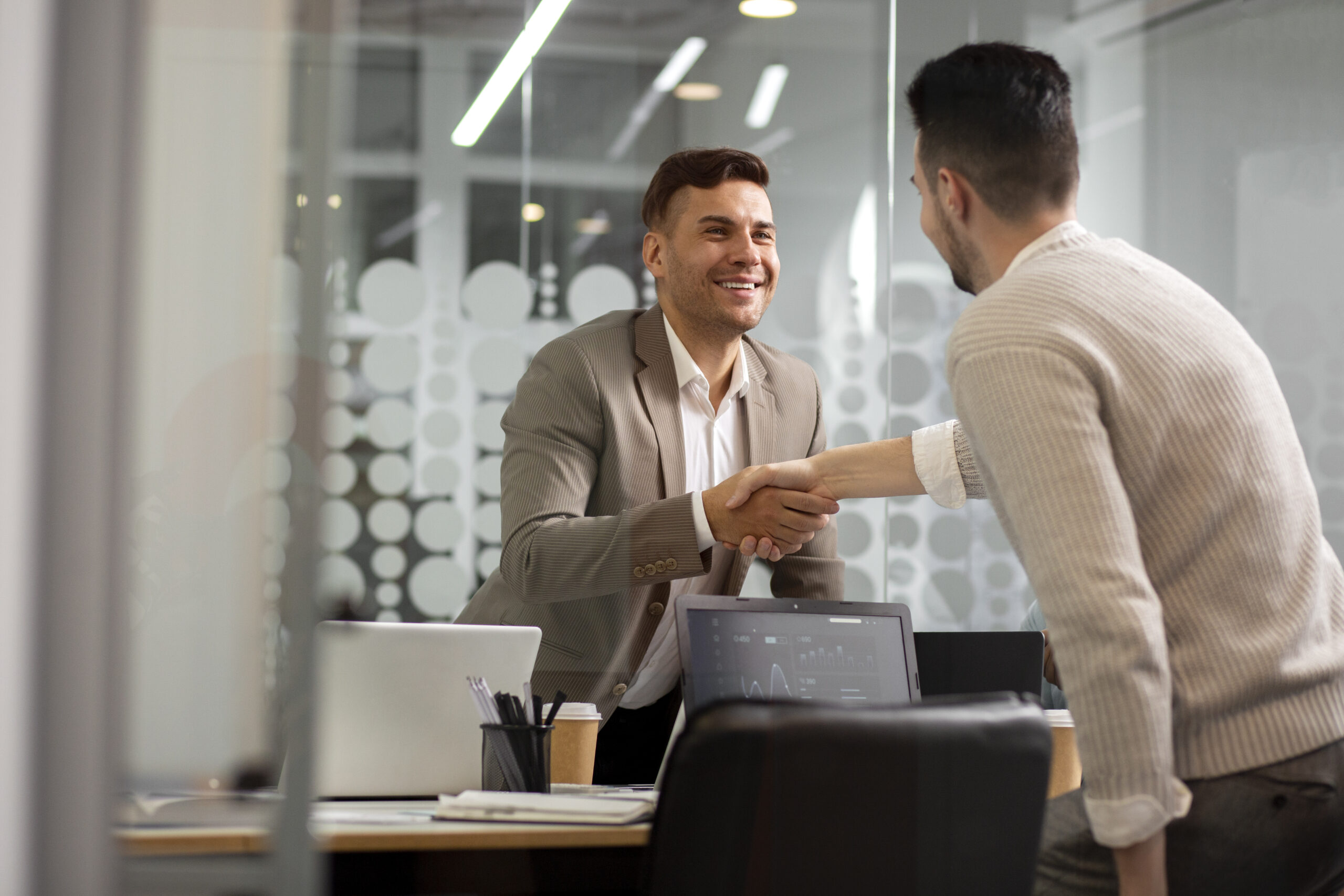 Como Atrair Mais Clientes Qualificados e Aumentar a Retenção sem Sacrificar seu Tempo ou Lucro
